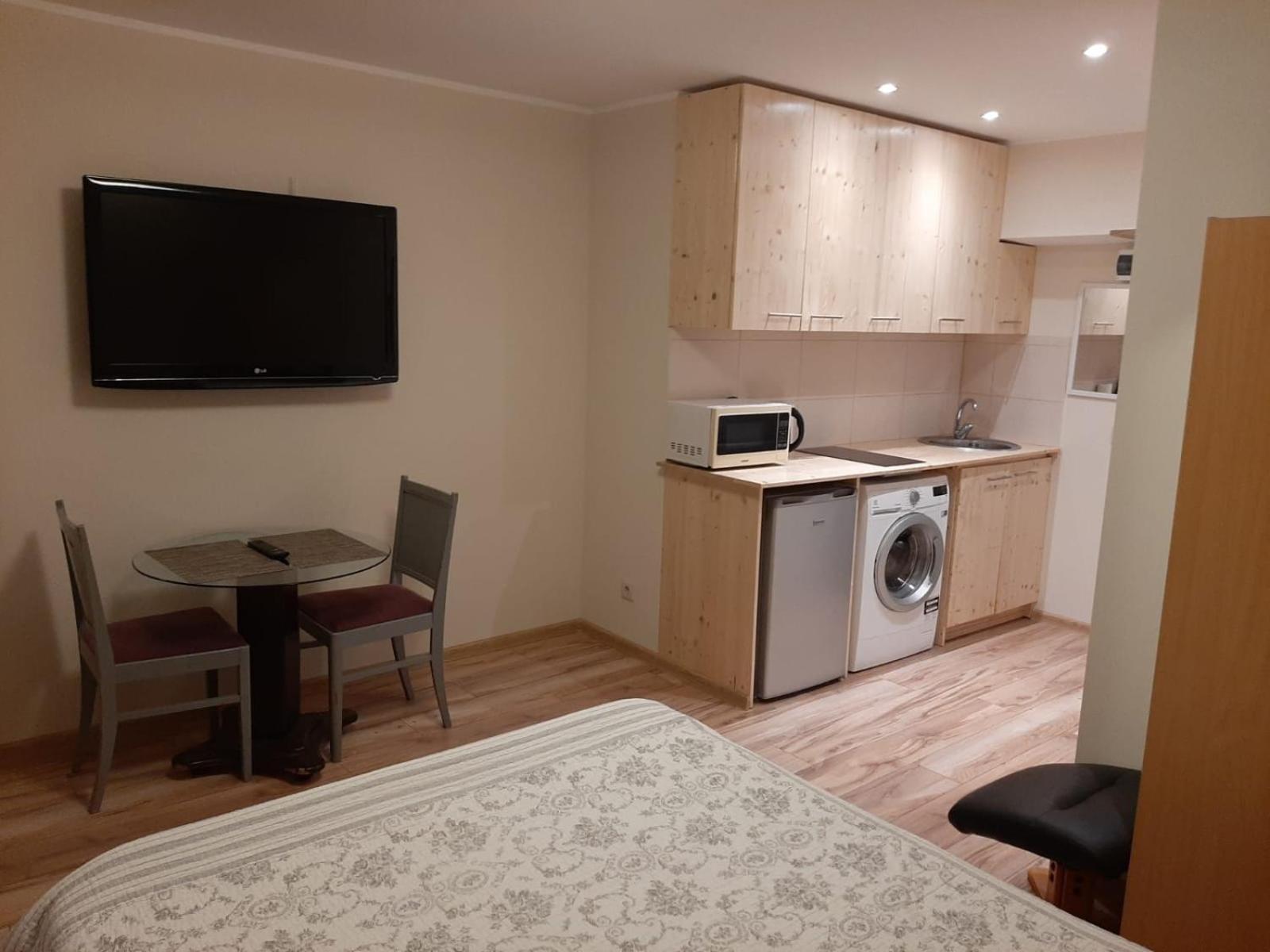 Tomik Apartamento Liepāja Exterior foto